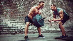 Würth Hebeunterstützung - 2 Männer beim Gewichtheben