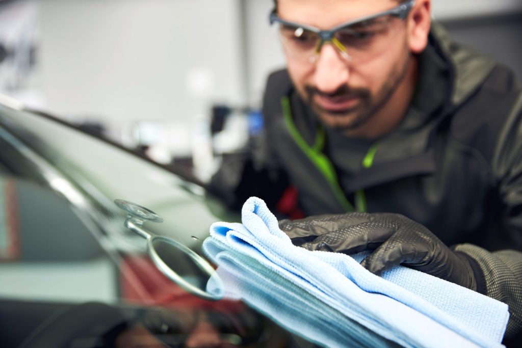 Augenschutz, Scheibenreparatur Sortiment/Set, Steinschlagreparatur-System-Set Sysko, Windschutzscheibe, Scheibe, ORSY Systemkoffer, Auto, PKW, LKW, NFZ, Nutzfahrzeuge, Werkstatt, Automatisches Reparaturbox, Reparaturkoffer, Manuelles System, Ergänzungs-Set, Einweghandschuh Nitril, Mikroraktiv-Tuch Profi, reinigen, Reinigung