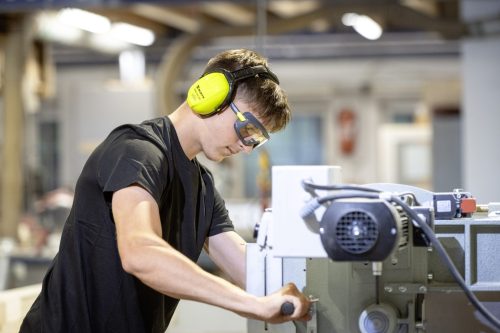 Gehörschutz am Arbeitsplatz: Warum Lärmprävention entscheidend ist