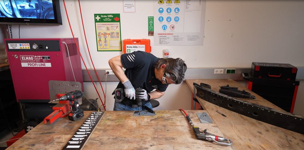 Schweißpunktbohren mit Akku-Bohrschrauber ABS 18 POWER M-CUBE + Bohrfräser VHM Multi Performance